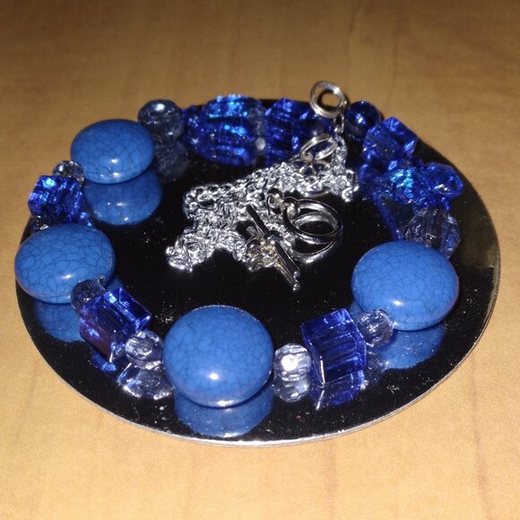 Elegant Earrings & Necklace Set, Made in Europe - Picture 5 of 5